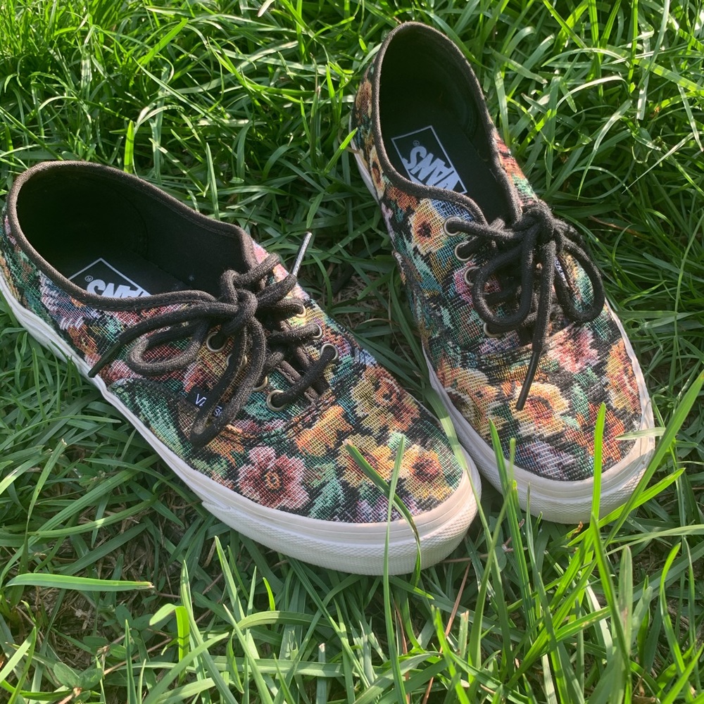 Floral vintage platform vans